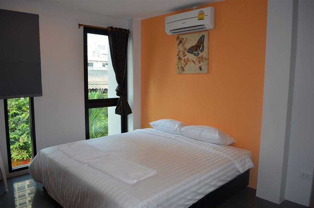 Varinda Hostal Bangkok Exterior foto