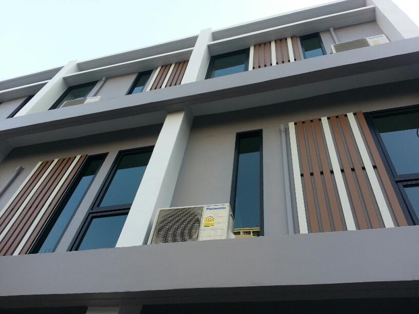 Varinda Hostal Bangkok Exterior foto