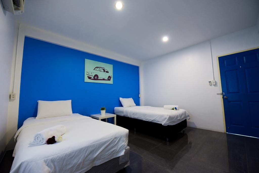 Varinda Hostal Bangkok Exterior foto