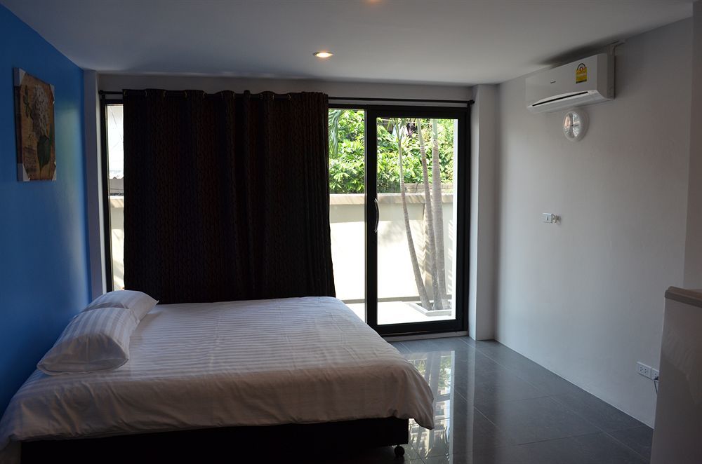 Varinda Hostal Bangkok Exterior foto